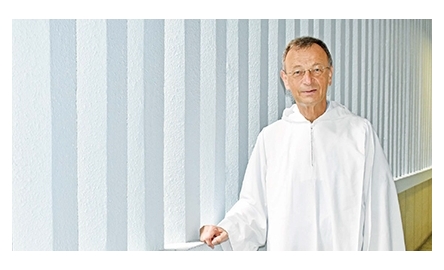 泰澤院長艾樂思修士 寄語青年建設教會關心窮人封面