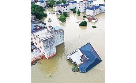 中國教會團體回應水災 分發物資協助災民善後封面