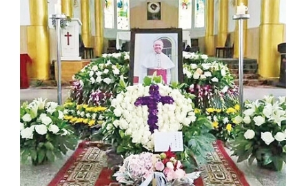 新疆謝廷哲主教安息 逾半神父無法參加葬禮封面