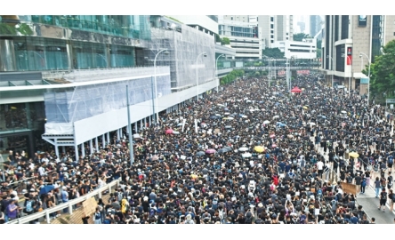 逾百萬人再遊行反修例 多個堂區為香港辦祈禱會封面