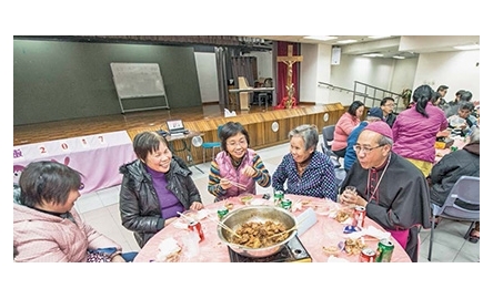 勞工牧民中心與工友聚餐封面