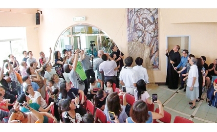 聖多默宗徒堂廿周年開放日 為馬賽克畫揭幕 聚集教友相片封面