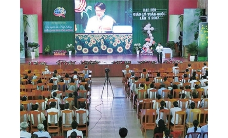 越南主教勸勉傳道員： 致力與人對話 放下自我封面