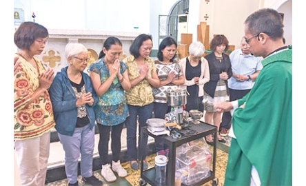 聖方濟各堂組織善會 自製麪餅 供平日彌撒用封面