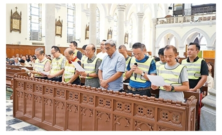 堂區設立交通組義工 協助駕車參與感恩祭人士封面